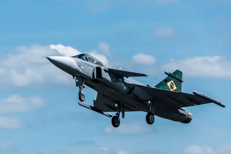 Vídeo: FAB abate avião venezuelano que entrou ilegalmente no Brasil