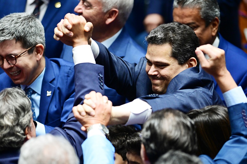 Eleito neste sábado, Davi Alcolumbre volta a presidir o Senado após quatro anos