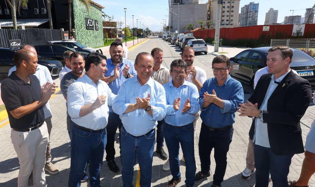 Jorginho Mello entrega obra de recuperação em Porto Belo