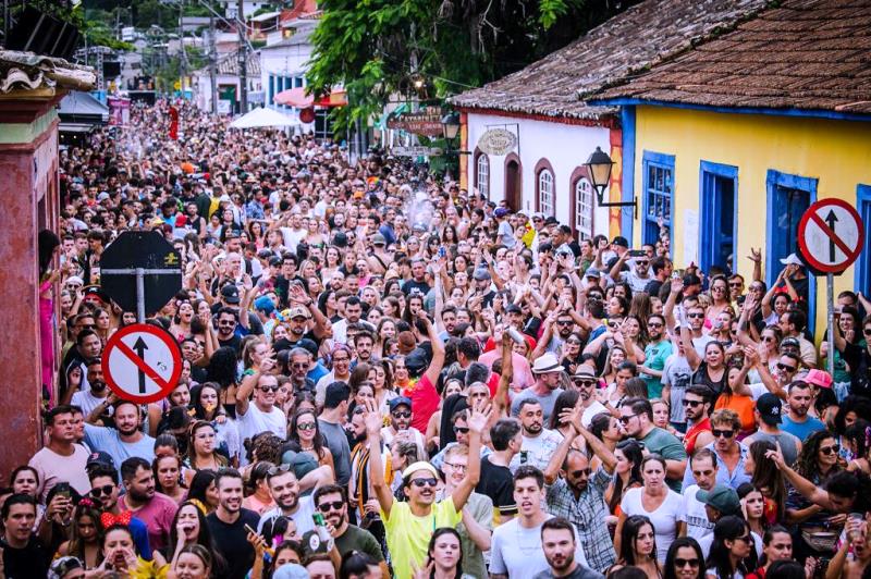 É folia: confira a programação do Carnaval nos bairros em Florianópolis