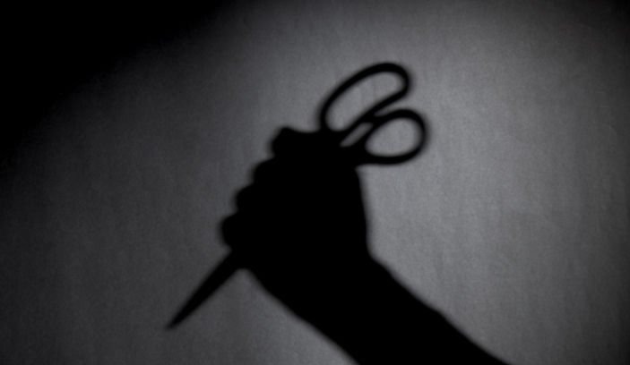 Colega de trabalho ataca mulher com tesouradas em Santa Catarina