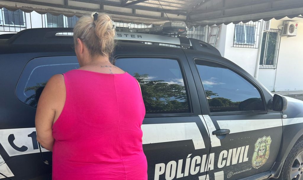 Suspeita de aplicar golpes em série em Timbó e Indaial é presa