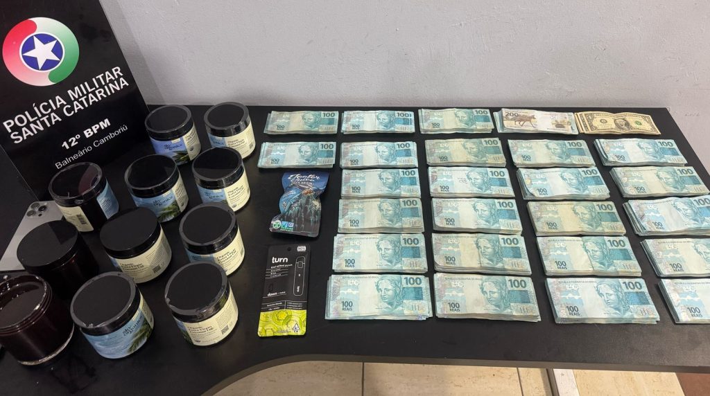PM apreende mais de R$ 129 mil e óleo de THC no litoral Norte