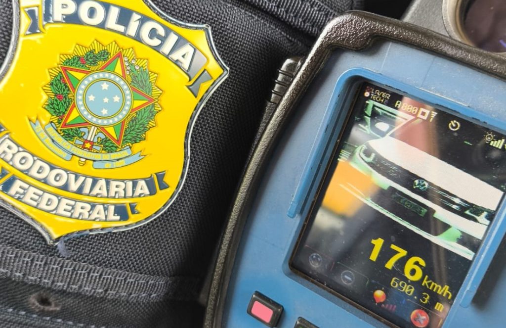 Carro é flagrado a 176 Km/h em rodovia movimentada de SC