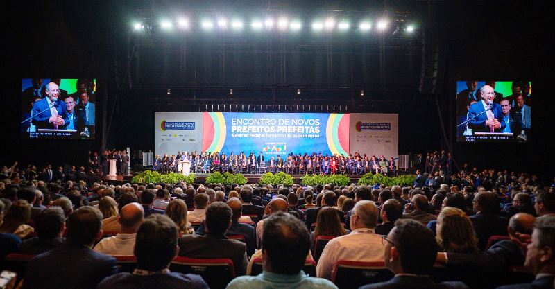 Encontro em Brasília reúne 80 prefeitos catarinenses até quinta-feira