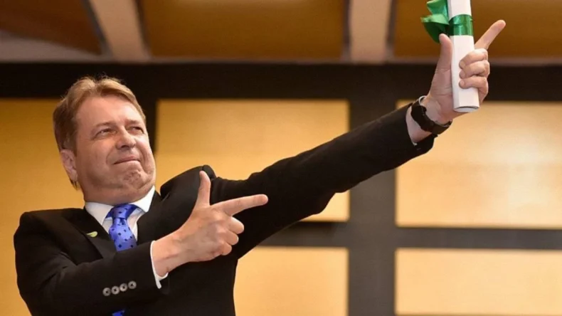 Bolsonaro debate com deputado do PL a Lei da Ficha Limpa