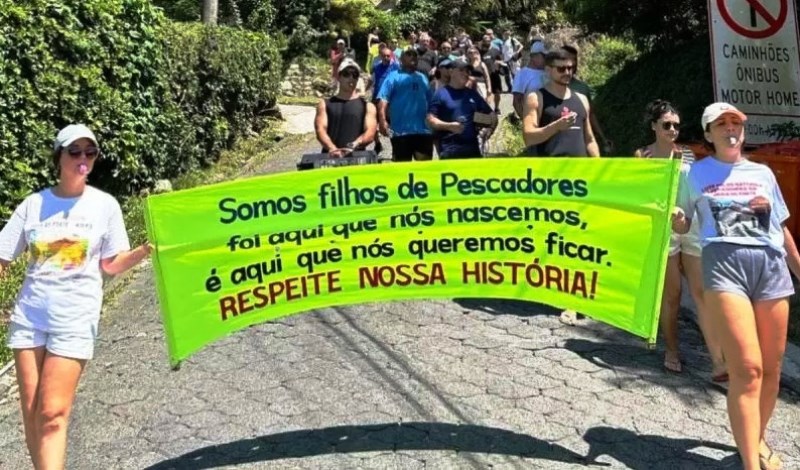 Justiça suspende demolições na Praia do Forte após comoção social