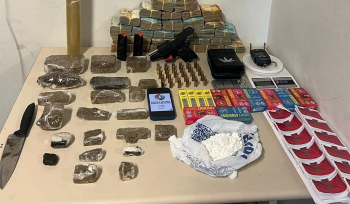 PM prende traficante e descobre depósito de drogas em Florianópolis