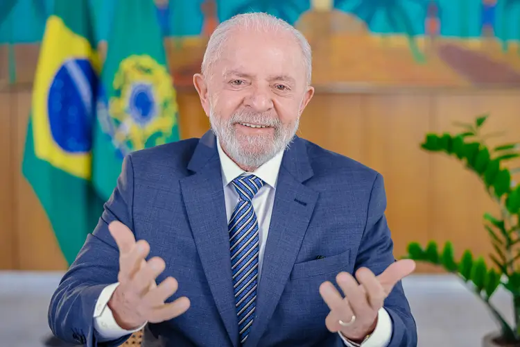 Lula sanciona lei que proíbe linguagem neutra em órgãos públicos
