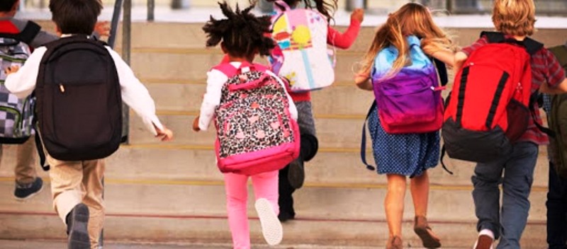 Cuidados essenciais para a volta às aulas: mochilas leves e visão em dia