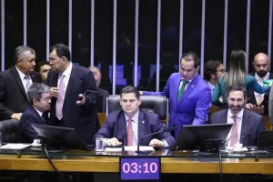 Após meses de atraso Congresso aprova Orçamento de 2025