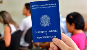 Empresas abrem novas vagas de emprego no Sul de SC