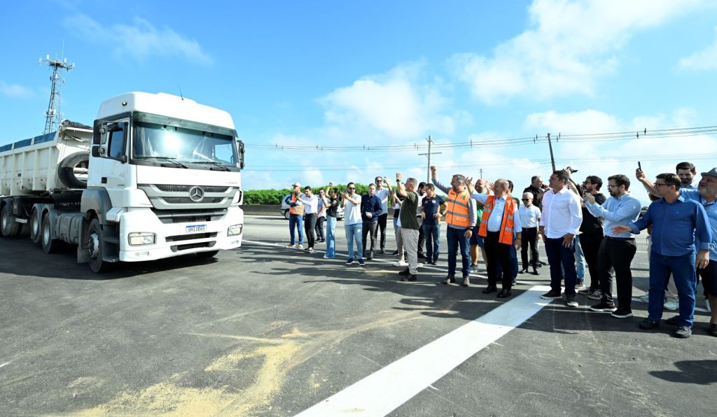 Jorginho Mello entrega mais duas alças nas obras do trevo Antônio Heil / BR-101