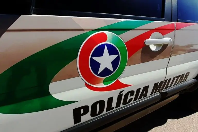 Homem tenta matar o próprio irmão e é preso pela polícia em SC