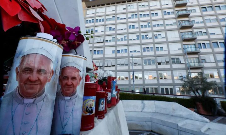 Papa Francisco passa “noite tranquila” após crise respiratória