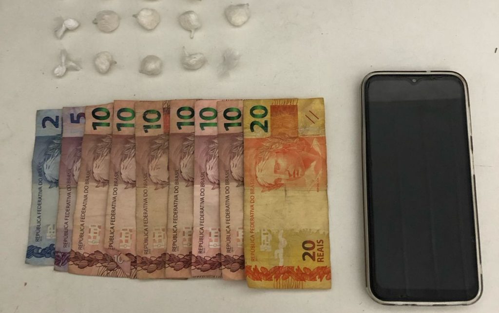 Adolescente de 15 anos é apreendida por tráfico de drogas em Itajaí