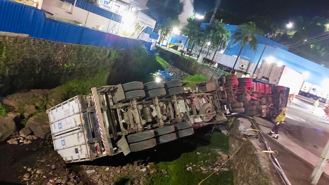 Motorista morre ao tentar impedir tombamento de caminhão