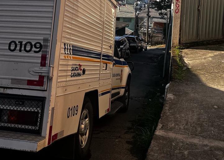Mulher é suspeita de matar a companheira por ciúmes do celular