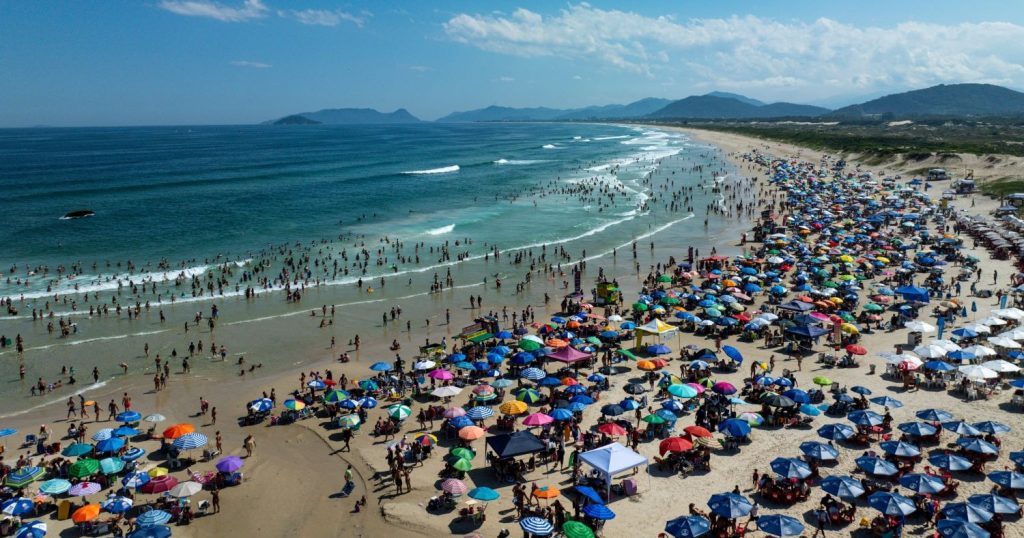 Transportes e turismo puxam crescimento do setor de serviços em SC