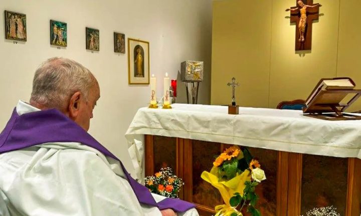 Papa Francisco deve ter alta hospitalar neste domingo