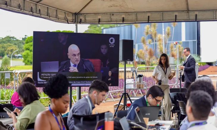 Ao vivo: STF retoma julgamento com pronunciamento dos ministros