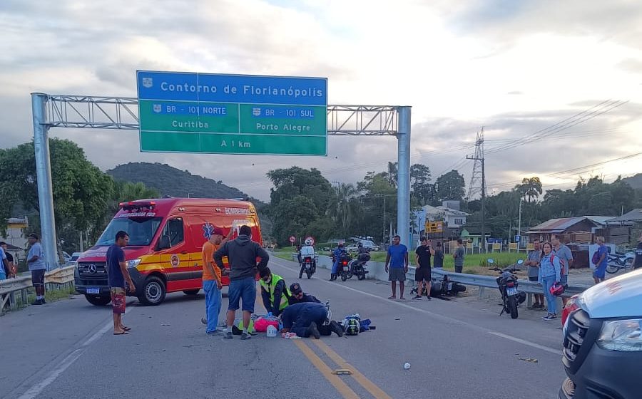 Passageiro de moto morre em acidente na BR-282 em Palhoça