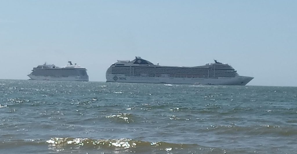 Dois navios encerraram a temporada de cruzeiros em Balneário Camboriú