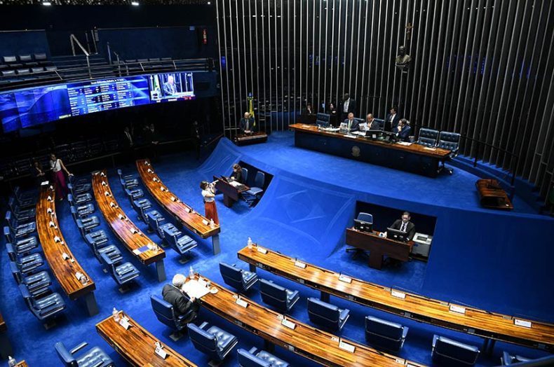 PEC do saneamento começa a tramitar no Plenário