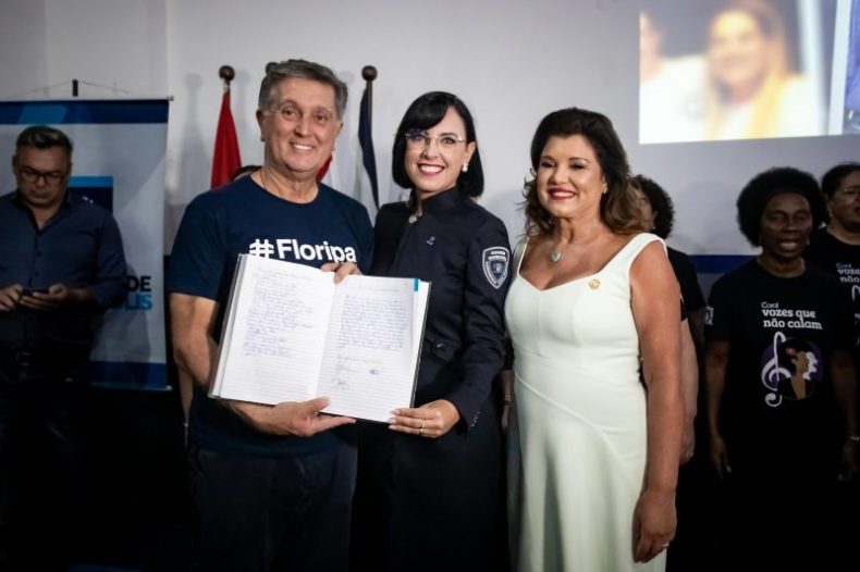 Topázio Neto sai por dez dias e vice assume a prefeitura da Capital