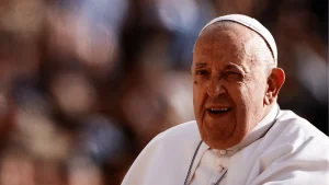 Vaticano define a data da primeira aparição pública de papa Francisco após alta