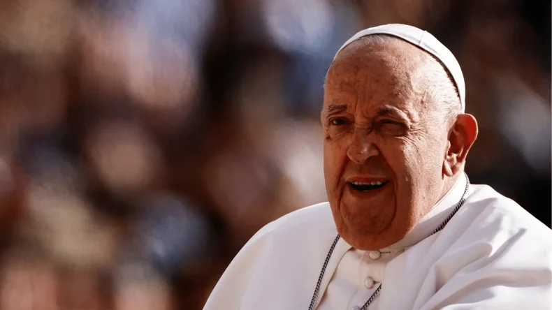 Vaticano define a data da primeira aparição pública de papa Francisco após alta