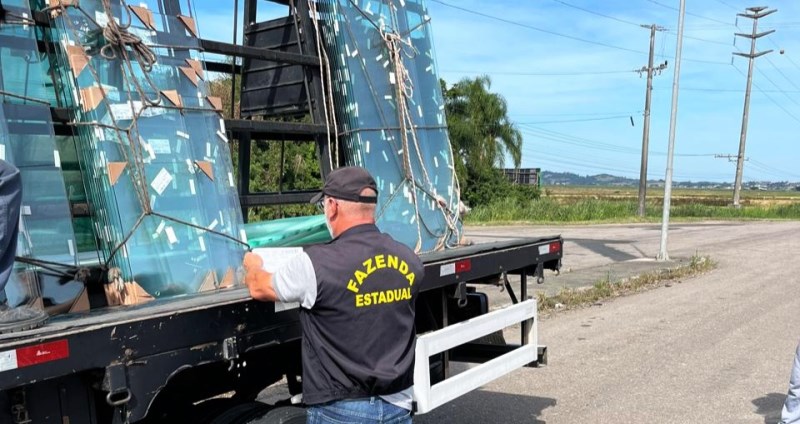 Fazenda flagra R$ 1,2 milhão em transporte irregular de mercadorias em SC