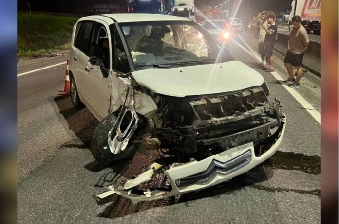 Carro do motorista que atropelou o casal