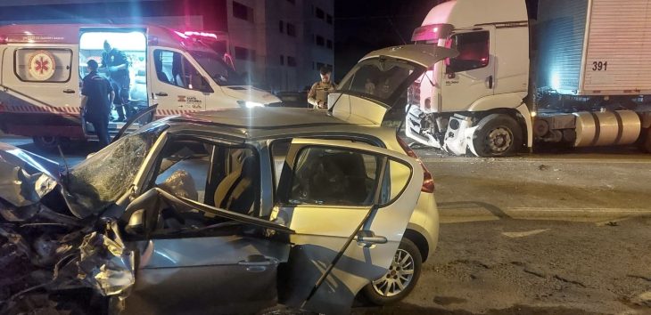 Motorista fica preso às ferragens após acidente na SC-108