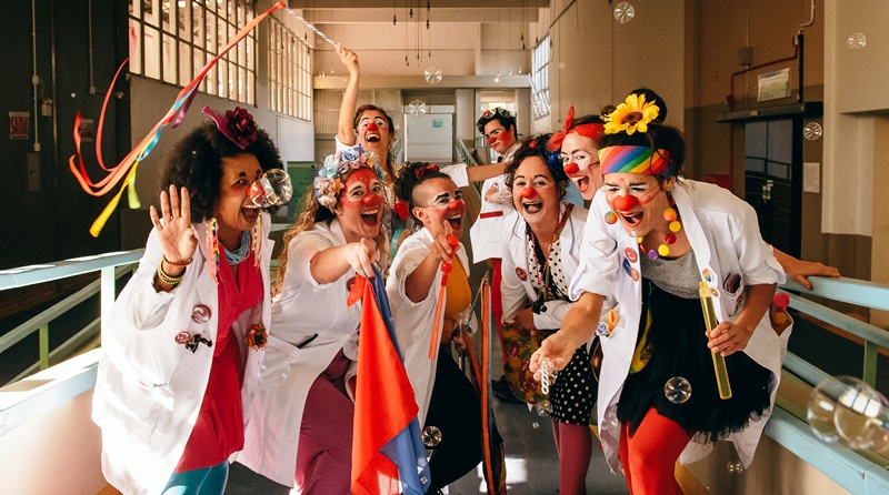 Agentes do Riso celebram a Semana do Livro Infantil com crianças em Hospital