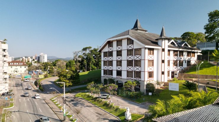 Promotoria denuncia advogado acusado de coagir testemunhas