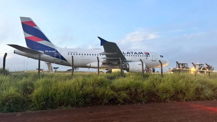 Aeroporto de Chapecó permanece fechado após avião sair da pista