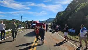 Vídeo: acidente na Serra envolve 14 pessoas e deixa feridos