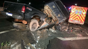 Vídeo: motorista fica gravemente ferido após acidente na BR-470