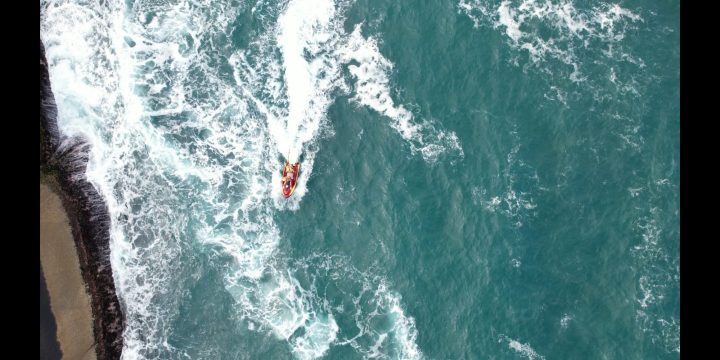 Homem desaparece no mar da Praia do Gravatá; bombeiros fazem buscas