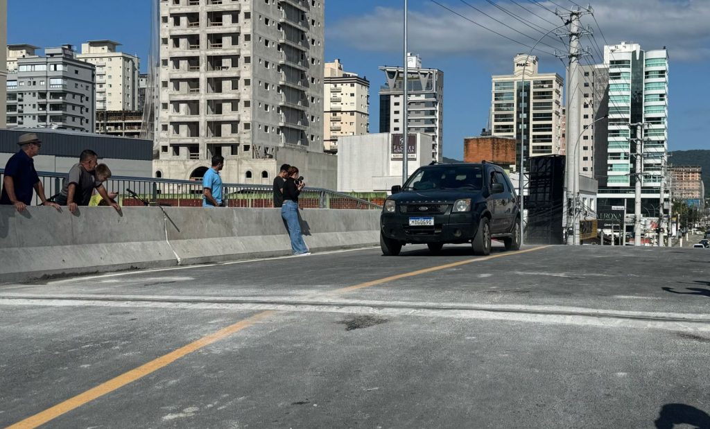Saiba como está o tráfego na ponte do rio Perequê que foi liberado