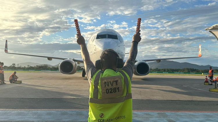 Mais de 25 mil pessoas devem movimentar o aeroporto de Navegantes durante o feriadão