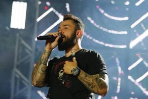 Mateus ficará longe dos palcos após cirurgia de emergência
