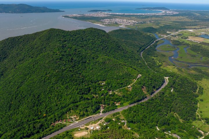 Morro dos Cavalos trava revisão bilionária da BR-101 Sul