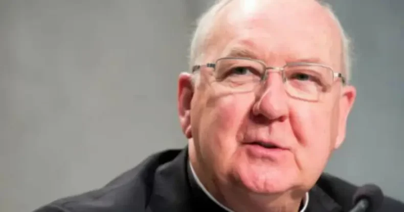 Saiba quem assume temporariamente a liderança da igreja após a morte do Papa