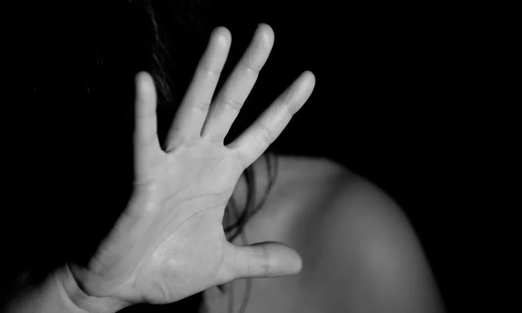 Mulher e crianças são resgatadas de cárcere privado em Itajaí