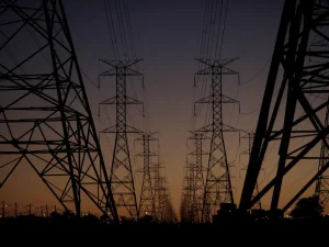 Kit contra apagão: o que ter em casa para enfrentar a falta de energia