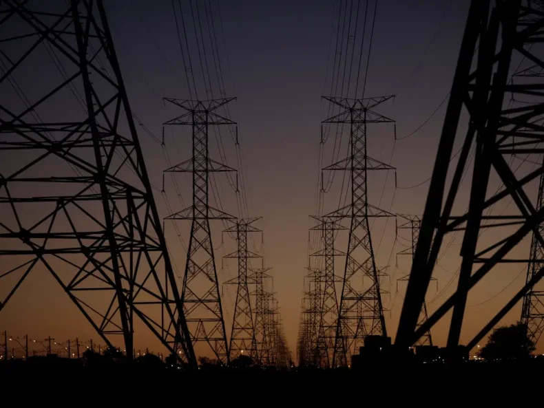 Kit contra apagão: o que ter em casa para enfrentar a falta de energia