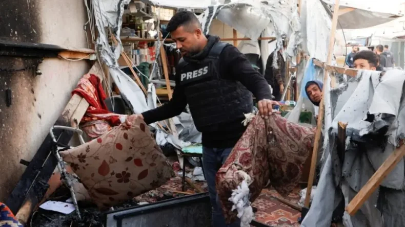 Israel bombardeia tenda da imprensa ao lado de hospital em Gaza