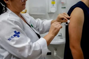 Dia D de vacinação mobiliza o Brasil neste sábado